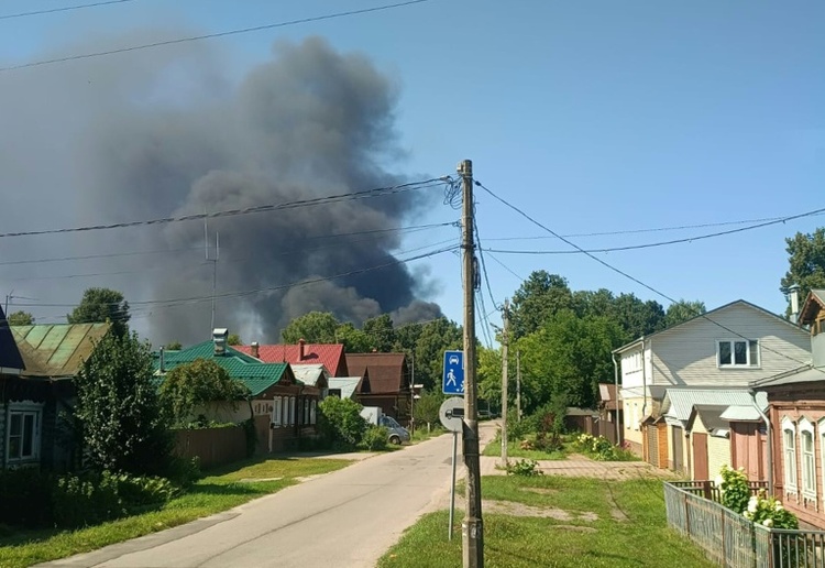 Behörden: Acht Tote bei ukrainischen Angriffen auf Logistikzentren in Russland