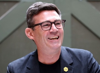 König Charles III. ernennt Labour-Chef Burnham zu neuem Premierminister
