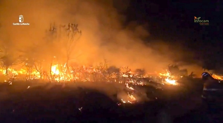 Waldbrand in Spanien zerstört bereits Fläche von 26.000 Hektar - 1200 Evakuierte