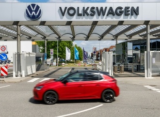 Konkurrenz in und aus China: Gewinn von VW bricht weiter ein