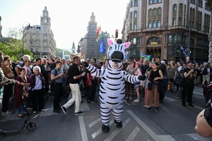 Ungarns Umweltminister kündigt Untersuchung zu Zebras von Orban-Vertrautem an