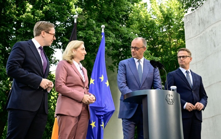 Kabinettsumbildung: Verfassungsrechtler Pieper kritisiert verzögerte Vereidigung