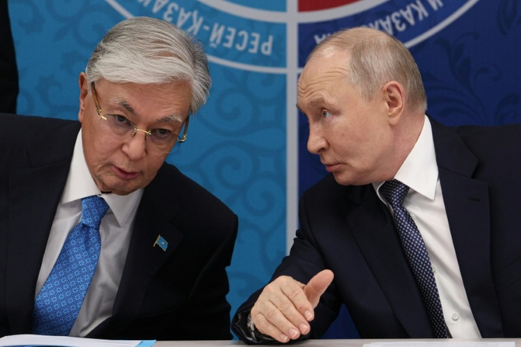 Kasachischer Präsident fordert Putin zu Stopp der Kämpfe in der Ukraine auf