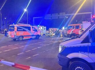 Polizei: Mindestens ein Toter und 15 Verletzte bei Berliner CSD