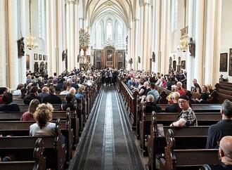 Mehrere Hundert bei Andacht nach CSD-Anschlag