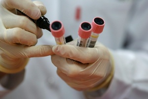 Karlsruhe billigt Blutentnahmeverbot für Heilpraktiker bei bestimmten Eigenbluttherapien