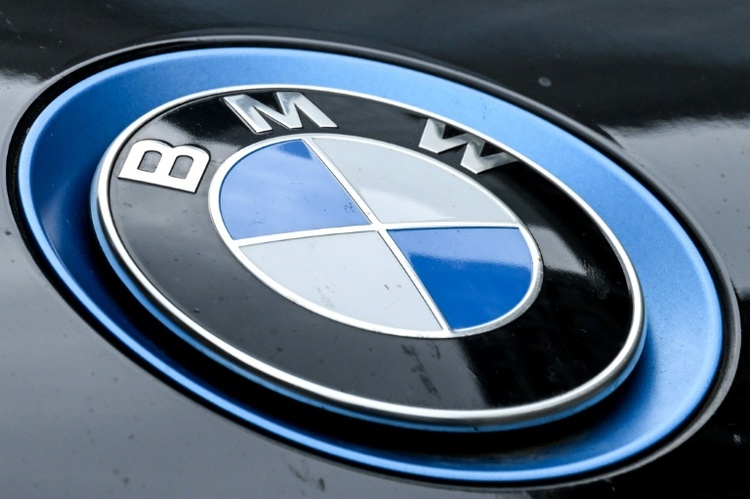 Gewinn von BMW bricht im zweiten Quartal um ein Drittel ein