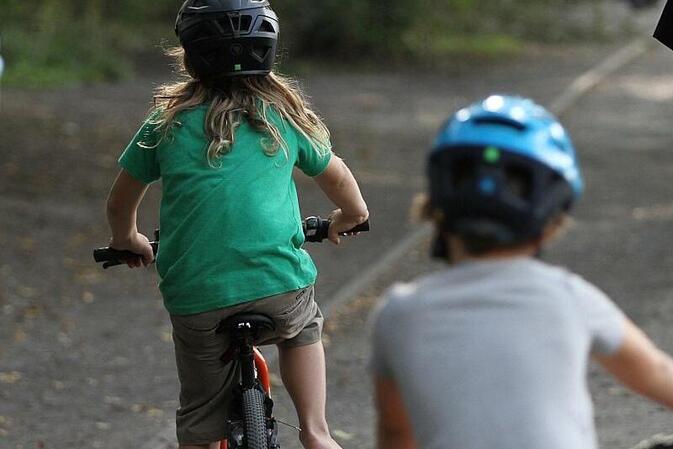 Studie: Viele Kinder beim Radfahren unsicher