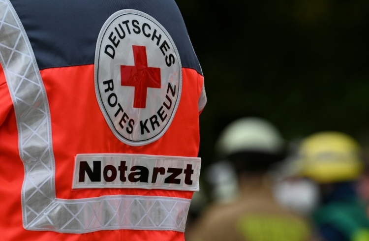 Traktor stürzt in Wassergraben: 39-Jährige stirbt in Niedersachsen