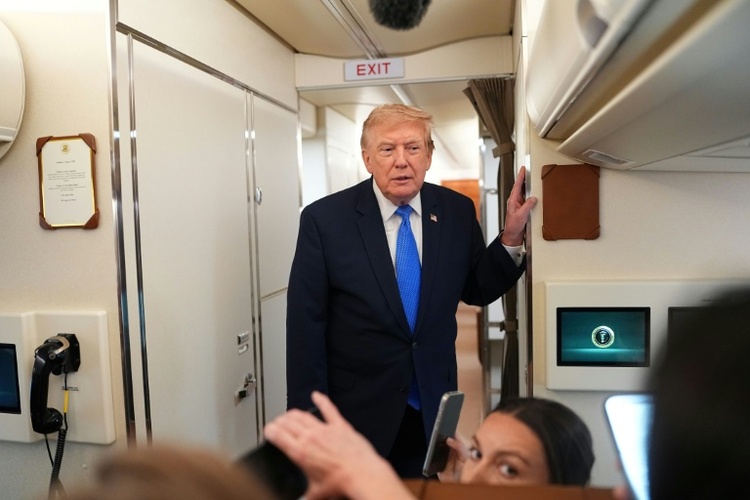 Trump kündigt noch für Montag neue Gespräche mit dem Iran an - Ölpreise sinken