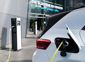 Elektroautos werden wieder teurer - Söder für E-Auto-Prämie auch für größere Pkw