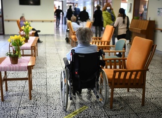 Pflege: Ost-Ministerpräsidenten erhalten Zuspruch für Kritik an geplanter Reform