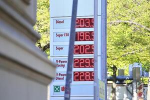 Ökonom warnt vor höheren Spritpreisen wegen Niedrigwasser