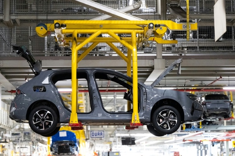 Ifo-Institut: Geschäftserwartungen in der Autoindustrie gehen 