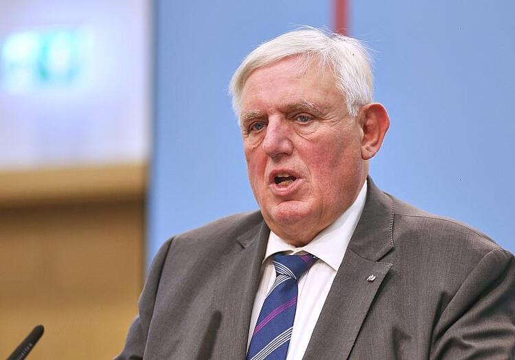 Laumann: Rentenreform vollständig umsetzen