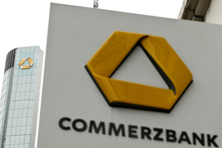 Commerzbank meldet Rekordergebnis - Gespräche mit Unicredit stehen an