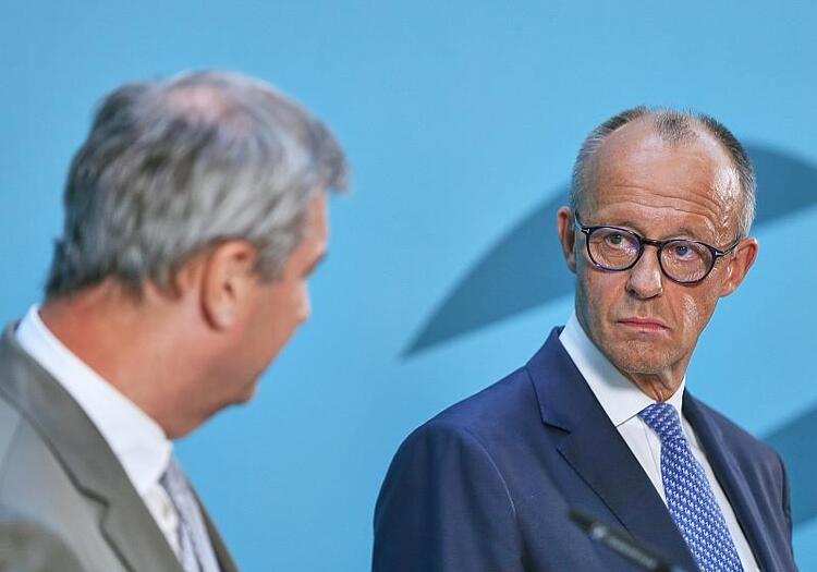 Infratest: Union verliert - AfD erklimmt neues Rekordhoch