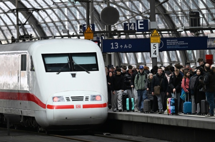 Bilger: Boni von Bahn-Managern werden an Einhaltung der Vorgaben des Bundes geknüpft