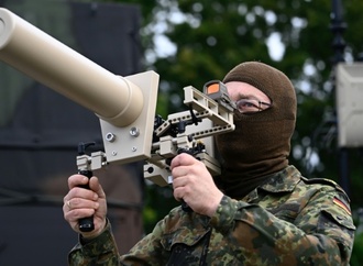 Drohnenabwehr an Flughäfen: Ministerpräsident Günther für Einsatz der Bundeswehr
