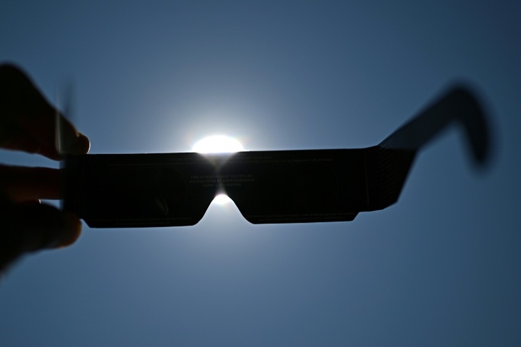 Run auf Schutzbrillen vor Sonnenfinsternis in Spanien und anderen Ländern
