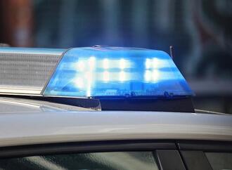 Stahlträger stürzt auf A81 in Baden-Württemberg