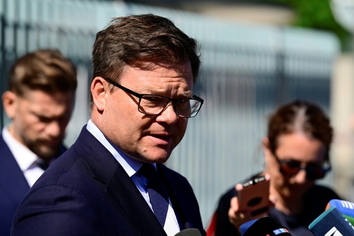 Umweltminister Schneider gegen Vertiefung von Flüssen wegen Niedrigwassers