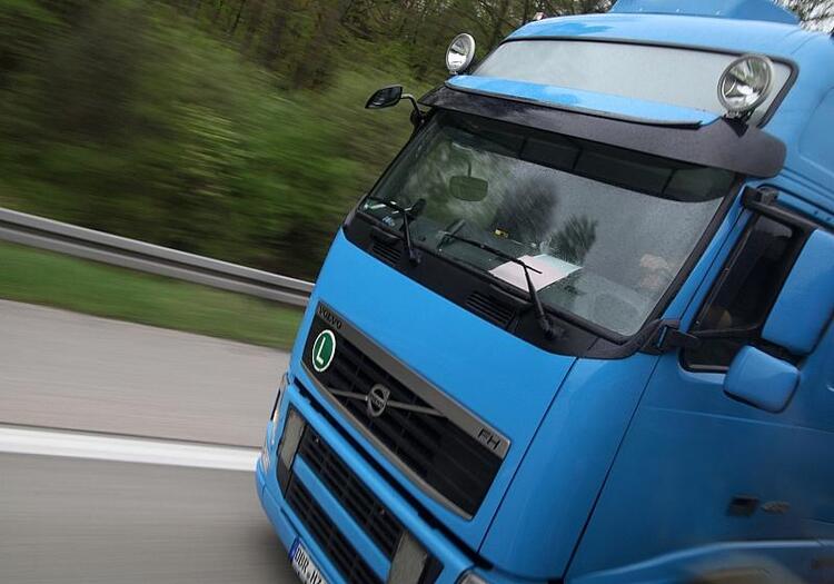 Chemiebranche für bundesweite Lockerung des Lkw-Sonntagsfahrverbots