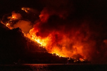 Toter bei Waldbrand in Kroatien - Hunderte Menschen in Griechenland evakuiert