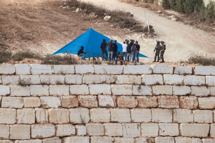 Belagerung von Palästinensern: Frankreich drängt Israel zur Festnahme von Siedlern