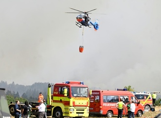 Wind dreht sich: Waldbrand bei Hürtgenwald weiter nicht unter Kontrolle