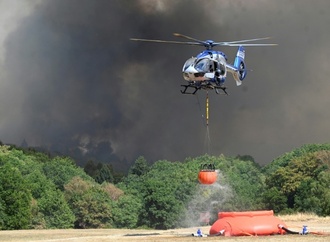 Merz telefoniert mit Landrat von Waldbrandgebiet in NRW