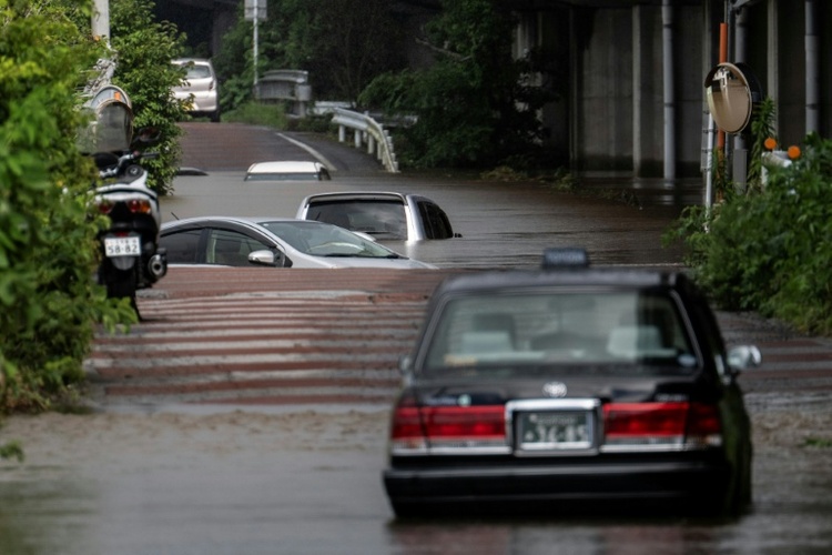 Medien: Neun Tote bei Starkregen im Osten Japans