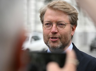 Zwei Verfahren: Russische Justiz befasst sich erneut mit Anti-Kriegs-Partei Jabloko