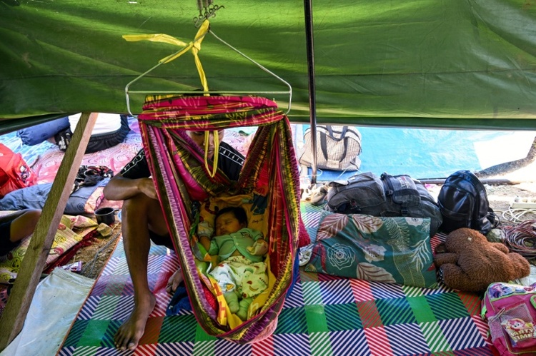 Erdbeben in Indonesien: Fast 13.000 Menschen sind obdachlos