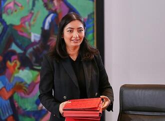 Alabali Radovan will in Indonesien für Energie-Kooperationen werben