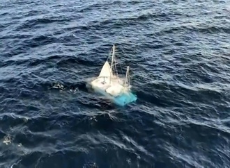 Führerlose Jacht im Atlantik: Rettungskräfte suchen Insassen