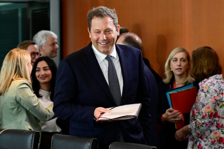 Klimaschutz im Grundgesetz: Klingbeil warnt Union vor Blockade