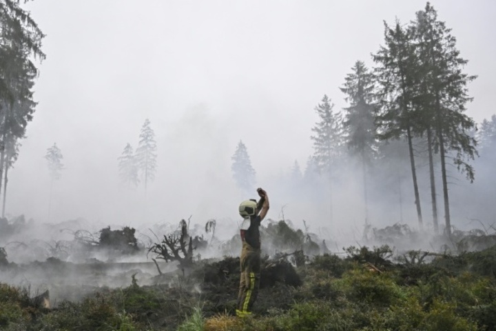 Evakuierungen in Monschau und Belgien wegen Waldbrands aufgehoben - Lage weiter ''kompliziert''