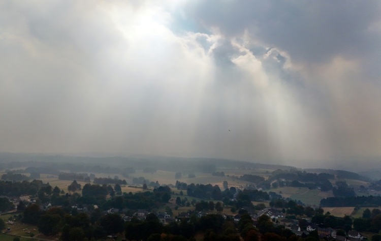 Evakuierungen in Monschau und Belgien wegen Waldbrands aufgehoben - Lage weiter 