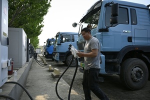 Untersuchung: Weltweiter Absatz von Elektro-Lkw und -Bussen 2025 fast verdoppelt