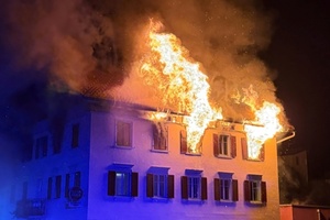 Fünf Vermisste und 19 Verletzte nach zwei Bränden in Wohngebäuden in der Schweiz