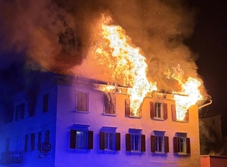 Fünf Vermisste und 19 Verletzte nach zwei Bränden in Wohngebäuden in der Schweiz