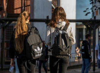 Studie: Jeder dritte Jugendliche massiv durch Schulstress belastet