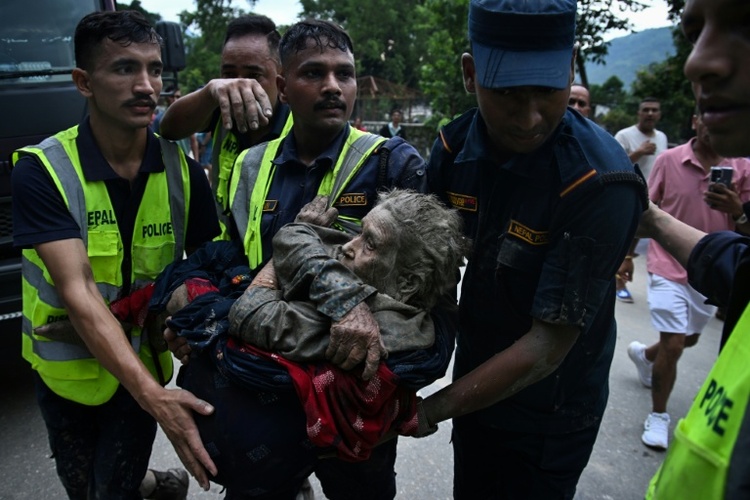 Tourismusbehörde: Mindestens acht Deutsche nach Sturzflut in Nepal vermisst