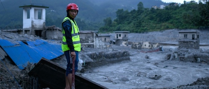 Rettungskräfte in Nepal kämpfen gegen Regen und steigende Pegelstände