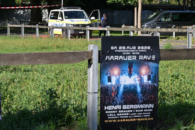 Polizei sucht nach Schüssen bei Rave in der Schweiz weiterhin den oder die Täter