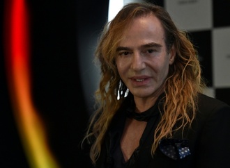 Rassistische Äußerungen: Modedesigner Galliano sagt Ausstellung im New Yorker Met ab