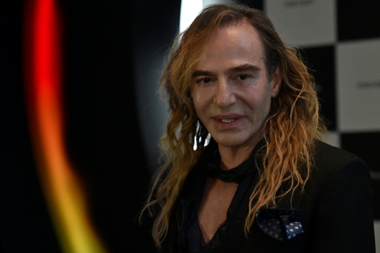 Rassistische Äußerungen: Modedesigner Galliano sagt Ausstellung im New Yorker Met ab