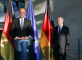 Umfrage: Mehrheit sieht Merz als schlechteren Kanzler als Scholz
