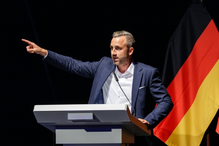 Anschlagsversuch in Leipzig: AfD-Spitzenkandidat Siegmund fordert Diplomatie statt Sanktionen